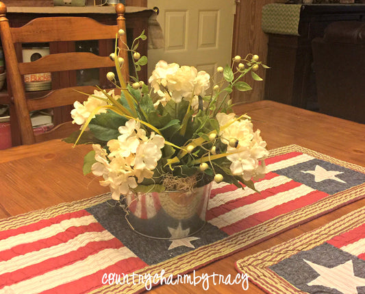 DIY Farmhouse Decor || Floral Arrangement